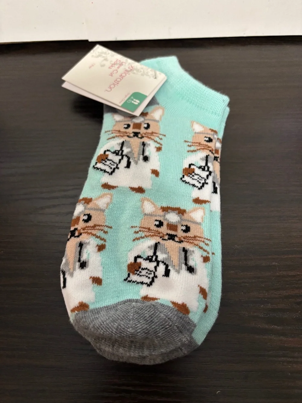 Low cut cat doctor socks